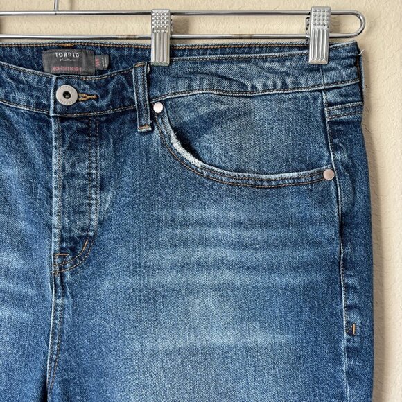 Torrid 18R Straight Classic Denim High-Rise Studded Jeans - Picture 9 of 13